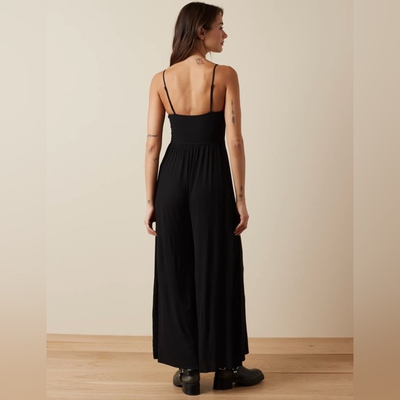 🎀NEW~AE Soft & Sexy Jumpsuit SIZE M - Picture 6 of 7